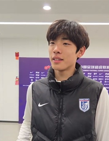 國青歸來上演中超首秀，朱鵬宇：感覺很好，場上大哥們很支持我